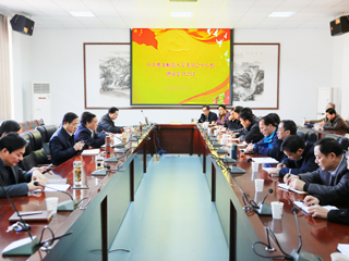 【华体会平台】淮北师大党委中心组讲看齐 见行动 认真学习贯彻十八届六中全会精神