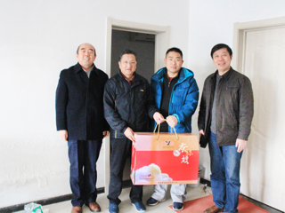 华体会（中国）到砀山县刘楼村看望驻村扶贫干部 开展精准扶贫工作