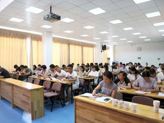华体会（中国）举行第十八期教工及研究生入党积极分子培训班开学典礼