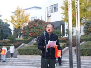 深入学习宣传习近平法治思想 大力弘扬宪法精神——华体会平台开展“晨读宪法”活动