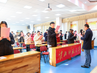 华体会平台开展“宪法晨读”活动