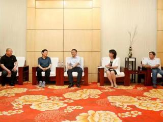 华体会（中国）举行全国劳动模范杨杰事迹报告会