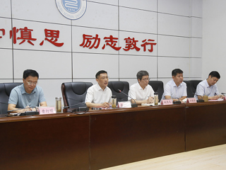 华体会（中国）召开党委理论学习中心组理论学习（扩大）会议