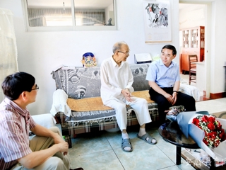 华体会平台报道我校看望离退休老领导老教师