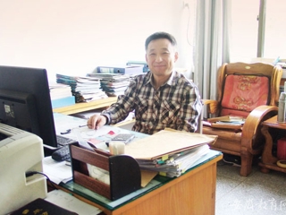 华体会平台报道我校五一特辑“快乐工作 幸福生活 劳动者的赞歌”系列报道之一