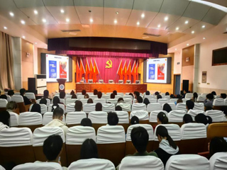 华体会（中国）组织大学生义务消防员消防安全知识培训与疏散逃生灭火演练