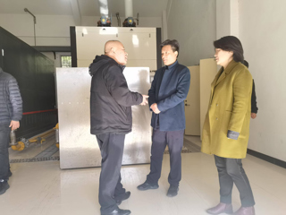 华体会（中国）深入重点场所开展校园安全检查