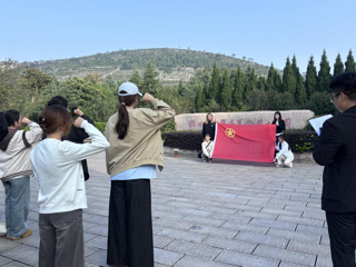 华体会（中国）举行烈士纪念日祭英烈主题团日活动