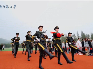 华体会（中国）举行国庆升旗仪式