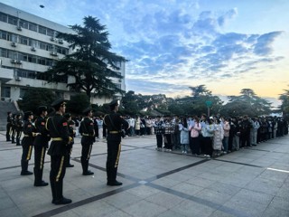 华体会（中国）开展“宪法晨读”活动